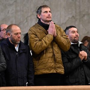 Pope Francis Instagram - EN: Poverty is a scandal.  When the Lord returns, he will settle accounts with us. Let us #PrayTogether that each of us, according to the gift we received and the mission entrusted to us, may strive “to make charity bear fruit” and draw near to some poor person. #WorldDayofthePoor
 
PT: A pobreza é um escândalo. Quando o Senhor voltar, pedir-nos-á contas. #RezemosJuntos para que cada um, segundo o dom recebido e a missão que lhe foi confiada, se comprometa a «pôr a render a caridade» e a aproximar-se de qualquer pobre. #DiaMundialdosPobres
 
ES: La pobreza es un escándalo. Cuando el Señor vuelva nos pedirá cuenta. Recemos para que cada uno de nosotros, según el don recibido y la misión que le ha sido confiada, se comprometa a “hacer fructificar la caridad” y a hacerse cercano a algún pobre. #JornadaMundialdelosPobres
 
IT: La povertà è uno scandalo. Quando il Signore tornerà ce ne chiederà conto. #PreghiamoInsieme perché ciascuno di noi, secondo il dono ricevuto e la missione che gli è stata affidata, si impegni a “far fruttare la carità” e ad essere vicino a qualche povero. #GiornataMondialedeiPoveri
 
FR: La pauvreté est un scandale. Quand le Seigneur reviendra, il nous en demandera compte. #PrionsEnsemble pour que chacun de nous, selon le don qu’il a reçu et la mission qui lui a été confiée, s’efforce de “faire fructifier la charité” et d’être proche de quelque pauvre. #JournéeMondialedesPauvres
 
PL: Nędza jest skandalem. Kiedy Pan powróci, zapyta nas o to. Módlmy się, aby każdy z nas, zgodnie z otrzymanym darem i powierzoną misją, starał się „przynosić owoce miłości miłosiernej”, i być blisko jakiegoś biedaka.
 
DE: Die Armut ist ein Skandal. Wenn der Herr wiederkommt, wird er von uns Rechenschaft darüber verlangen. Beten wir, dass ein jeder von uns sich entsprechend seiner Gabe darum bemüht „die Nächstenliebe Früchte bringen zu lassen“ und dem einen oder anderen armen Menschen nahe zu sein.