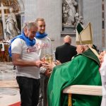 Pope Francis Instagram - EN: Poverty is a scandal. When the Lord returns, he will settle accounts with us. Let us #PrayTogether that each of us, according to the gift we received and the mission entrusted to us, may strive “to make charity bear fruit” and draw near to some poor person. #WorldDayofthePoor PT: A pobreza é um escândalo. Quando o Senhor voltar, pedir-nos-á contas. #RezemosJuntos para que cada um, segundo o dom recebido e a missão que lhe foi confiada, se comprometa a «pôr a render a caridade» e a aproximar-se de qualquer pobre. #DiaMundialdosPobres ES: La pobreza es un escándalo. Cuando el Señor vuelva nos pedirá cuenta. Recemos para que cada uno de nosotros, según el don recibido y la misión que le ha sido confiada, se comprometa a “hacer fructificar la caridad” y a hacerse cercano a algún pobre. #JornadaMundialdelosPobres IT: La povertà è uno scandalo. Quando il Signore tornerà ce ne chiederà conto. #PreghiamoInsieme perché ciascuno di noi, secondo il dono ricevuto e la missione che gli è stata affidata, si impegni a “far fruttare la carità” e ad essere vicino a qualche povero. #GiornataMondialedeiPoveri FR: La pauvreté est un scandale. Quand le Seigneur reviendra, il nous en demandera compte. #PrionsEnsemble pour que chacun de nous, selon le don qu’il a reçu et la mission qui lui a été confiée, s’efforce de “faire fructifier la charité” et d’être proche de quelque pauvre. #JournéeMondialedesPauvres PL: Nędza jest skandalem. Kiedy Pan powróci, zapyta nas o to. Módlmy się, aby każdy z nas, zgodnie z otrzymanym darem i powierzoną misją, starał się „przynosić owoce miłości miłosiernej”, i być blisko jakiegoś biedaka. DE: Die Armut ist ein Skandal. Wenn der Herr wiederkommt, wird er von uns Rechenschaft darüber verlangen. Beten wir, dass ein jeder von uns sich entsprechend seiner Gabe darum bemüht „die Nächstenliebe Früchte bringen zu lassen“ und dem einen oder anderen armen Menschen nahe zu sein. Vatican City