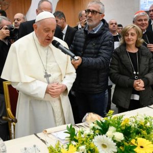 Pope Francis Instagram - EN: Poverty is a scandal.  When the Lord returns, he will settle accounts with us. Let us #PrayTogether that each of us, according to the gift we received and the mission entrusted to us, may strive “to make charity bear fruit” and draw near to some poor person. #WorldDayofthePoor
 
PT: A pobreza é um escândalo. Quando o Senhor voltar, pedir-nos-á contas. #RezemosJuntos para que cada um, segundo o dom recebido e a missão que lhe foi confiada, se comprometa a «pôr a render a caridade» e a aproximar-se de qualquer pobre. #DiaMundialdosPobres
 
ES: La pobreza es un escándalo. Cuando el Señor vuelva nos pedirá cuenta. Recemos para que cada uno de nosotros, según el don recibido y la misión que le ha sido confiada, se comprometa a “hacer fructificar la caridad” y a hacerse cercano a algún pobre. #JornadaMundialdelosPobres
 
IT: La povertà è uno scandalo. Quando il Signore tornerà ce ne chiederà conto. #PreghiamoInsieme perché ciascuno di noi, secondo il dono ricevuto e la missione che gli è stata affidata, si impegni a “far fruttare la carità” e ad essere vicino a qualche povero. #GiornataMondialedeiPoveri
 
FR: La pauvreté est un scandale. Quand le Seigneur reviendra, il nous en demandera compte. #PrionsEnsemble pour que chacun de nous, selon le don qu’il a reçu et la mission qui lui a été confiée, s’efforce de “faire fructifier la charité” et d’être proche de quelque pauvre. #JournéeMondialedesPauvres
 
PL: Nędza jest skandalem. Kiedy Pan powróci, zapyta nas o to. Módlmy się, aby każdy z nas, zgodnie z otrzymanym darem i powierzoną misją, starał się „przynosić owoce miłości miłosiernej”, i być blisko jakiegoś biedaka.
 
DE: Die Armut ist ein Skandal. Wenn der Herr wiederkommt, wird er von uns Rechenschaft darüber verlangen. Beten wir, dass ein jeder von uns sich entsprechend seiner Gabe darum bemüht „die Nächstenliebe Früchte bringen zu lassen“ und dem einen oder anderen armen Menschen nahe zu sein.