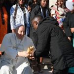 Pope Francis Instagram - EN: In every personal or social situation or circumstance of our life, the Lord is present and calls to us to inhabit our own time, to share our life with others, to mingle with the joys and sorrows of the world. #GeneralAudience PT: Em cada situação e circunstância pessoal ou social da nossa vida, o Senhor está presente e chama-nos a viver o nosso tempo, a partilhar a vida dos outros, a misturar-nos nas alegrias e tristezas do mundo. #AudiênciaGeral ES: En toda situación y circunstancia personal o social de nuestra vida, el Señor está presente y nos llama a habitar nuestro tiempo, a compartir la vida de los otros, a mezclarnos en las alegrías y los dolores del mundo. #AudienciaGeneral IT: In ogni situazione e circostanza personale o sociale della nostra vita, il Signore è presente e ci chiama ad abitare il nostro tempo, a condividere la vita degli altri, a mescolarci alle gioie e ai dolori del mondo. #UdienzaGenerale FR: Dans chaque situation et circonstance personnelle ou sociale de notre vie, le Seigneur est présent et nous appelle à habiter notre temps, à partager la vie des autres, à nous mêler aux joies et aux peines du monde. #AudienceGénérale DE: In jeder Situation und persönlichen wie gesellschaftlichen Lebenslage ist der Herr gegenwärtig und ruft uns auf, unsere Zeit zu bewohnen, das Leben der Anderen zu teilen und uns unter die Freuden und Leiden der Welt zu mischen. #Generalaudienz Vatican City