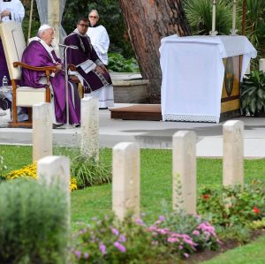 Pope Francis Instagram - EN: Today, thinking of the dead, let us ask the Lord for peace so that people are no longer killed in war. War is a defeat, always. Let us pray to the Lord for our deceased, for everyone - that the Lord might welcome them all.
 
PT: Hoje, pensando nos que morreram, peçamos ao Senhor que nos dê a paz, para que as pessoas não se matem mais em guerras. As guerras são sempre uma derrota, sempre. Rezemos ao Senhor por nossos falecidos, por todos. Que o Senhor receba todos eles.

ES: Hoy, pensando en los difuntos, pidamos al Señor la paz, para que la gente deje de matarse en las guerras. Las guerras son una derrota, siempre. Oremos al Señor por nuestros difuntos, por todos. Que el Señor los acoja a todos.
 
IT: Oggi pensando ai morti chiediamo al Signore la pace, perché la gente non si uccida più nelle guerre. Le guerre sono una sconfitta, sempre. Preghiamo il Signore per i nostri defunti, per tutti. Che il Signore li accolga tutti.
 
FR: Aujourd'hui, en pensant aux morts, demandons au Seigneur la paix, pour que les hommes ne s'entretuent plus dans les guerres. Les guerres sont toujours une défaite. Prions le Seigneur pour nos défunts, pour tous. Que le Seigneur les accueille tous.
 
PL: Myśląc dziś o poległych, prośmy Pana o pokój, aby ludzie nie zabijali się już więcej na wojnie. Wojny są porażką, zawsze. Módlmy się do Pana za zmarłych, za wszystkich. Niech Pan przyjmie ich wszystkich.