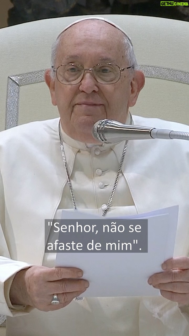 Pope Francis - 194.9K Likes - EN: “But Father, is it true that Jesus forgives everything?” – “Everything. He came to forgive, to save. Simply, Jesus wants your heart to be open. He never forgets to forgive: it is we who, many times, lose the capacity to ask for forgiveness. Let us regain this capacity to ask for forgiveness. Every one of us has many things to ask forgiveness for: let each one of us think about it, inwardly, and speak about it with Jesus today. Speak with Jesus about this: “Lord, I do not know if this is true or not, but I am sure that You will not turn away from me. I am sure that You forgive me. Lord, I am a sinner, but please do not turn away from me”. This would be a beautiful prayer to Jesus today: “Lord, do not turn away from me”.
ES: “Pero, Padre, ¿es verdad que Jesús lo perdona todo?”. - “Todo. Él vino a perdonar, a salvar. Sólo que Jesús quiere tu corazón abierto”. Él nunca se olvida de perdonar: somos nosotros, tantas veces, los que perdemos la capacidad de pedir perdón.
Retomemos esta capacidad de pedir perdón. Cada uno de nosotros tiene muchas cosas por las que pedir perdón: cada uno lo piense en su interior, y hoy hable con Jesús de ello. Cuéntale esto a Jesús: “Señor, yo no sé si esto es verdad o no, pero estoy seguro de que Tú no te alejas de mí. Estoy seguro de que Tú me perdonas. Señor, soy un pecador, una pecadora, pero por favor no te alejes”. Esta sería hoy una hermosa oración a Jesús: “Señor, no te alejes de mí”. Gracias.
IT: “Ma, Padre, è vero che Gesù perdona tutto?” – “Tutto: Lui è venuto per perdonare, per salvare; soltanto, Gesù vuole il tuo cuore aperto”. Lui non si dimentica mai di perdonare: siamo noi, tante volte, che perdiamo la capacità di chiedere perdono. Riprendiamo questa capacità di chiedere perdono. Ognuno di noi ha tante cose per cui chiedere perdono: ognuno la pensi dentro, e oggi parli con Gesù. Parli con Gesù su questo: “Signore, io non so se questo è vero o no, ma io ho capacità che Tu non Ti allontani da me. Io ho capacità che Tu mi perdoni. Signore, io sono peccatore, peccatrice, ma per favore non allontanarti”. Questa sarebbe oggi una bella preghiera a Gesù: “Signore, non allontanarti da me”. Grazie.