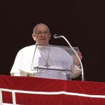 Pope Francis Instagram - EN: Here is a good resolution for #Lent. Let us cultivate open outlooks and become “seekers of light,” searching for the light of Jesus in prayer and other people. #Angelus PT: Eis um bom propósito para a #Quaresma: cultivar olhares atentos, tornar-se “buscadores de luz”, buscadores da luz de Jesus na oração e nas pessoas. #Angelus ES: He aquí un buen propósito para la #Cuaresma: cultivar miradas abiertas, convertirnos en “buscadores de luz”, buscadores de la luz de Jesús en la oración y en las personas. #Angelus IT: Ecco un buon proposito per la #Quaresima: coltivare sguardi aperti, diventare “cercatori di luce”, cercatori della luce di Gesù nella preghiera e nelle persone. #Angelus FR: Voici une bonne résolution pour le #Carême : cultiver des regards ouverts, devenir des “chercheurs de lumière”, des chercheurs de la lumière de Jésus dans la prière et dans les personnes. #Angelus DE: Hier ist ein guter Vorsatz für die #Fastenzeit: einen offen Blick pflegen, “Lichtsucher” werden, Sucher des Lichts Jesu im Gebet und in den Menschen, #Angelus