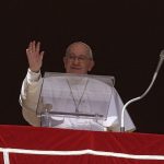 Pope Francis Instagram - EN: Here is a good resolution for #Lent. Let us cultivate open outlooks and become “seekers of light,” searching for the light of Jesus in prayer and other people. #Angelus PT: Eis um bom propósito para a #Quaresma: cultivar olhares atentos, tornar-se “buscadores de luz”, buscadores da luz de Jesus na oração e nas pessoas. #Angelus ES: He aquí un buen propósito para la #Cuaresma: cultivar miradas abiertas, convertirnos en “buscadores de luz”, buscadores de la luz de Jesús en la oración y en las personas. #Angelus IT: Ecco un buon proposito per la #Quaresima: coltivare sguardi aperti, diventare “cercatori di luce”, cercatori della luce di Gesù nella preghiera e nelle persone. #Angelus FR: Voici une bonne résolution pour le #Carême : cultiver des regards ouverts, devenir des “chercheurs de lumière”, des chercheurs de la lumière de Jésus dans la prière et dans les personnes. #Angelus DE: Hier ist ein guter Vorsatz für die #Fastenzeit: einen offen Blick pflegen, “Lichtsucher” werden, Sucher des Lichts Jesu im Gebet und in den Menschen, #Angelus