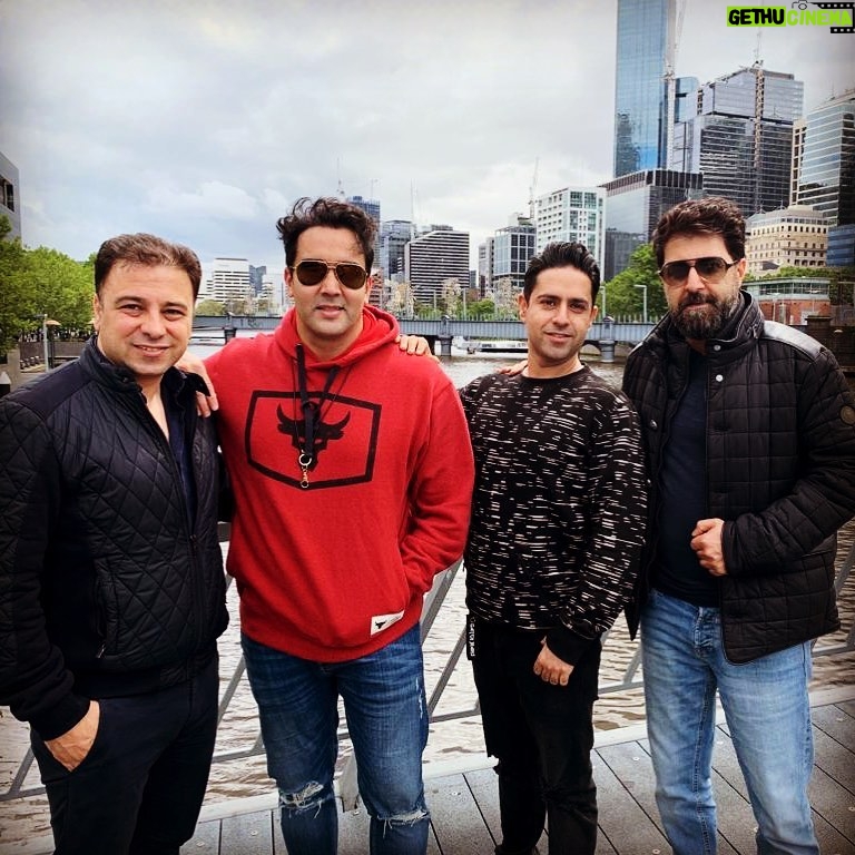 Pouria Poursorkh Instagram - . دلتنگتونم رفقا ...ممنوم از روزهاى خوبى كه كنارتون داشتيم و به اميد موفقيت روزافزون @blue_moon_entertainments