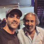 Pouria Poursorkh Instagram - . يادمه سالها قبل از سريال -فراربزرگ-اون روزايي كه شاگرد اقا لطيفى بودم-كه تا ابد خواهم بود-به اتفاق ايشون داشتيم ميرفتيم سمت خونه كسى كه در تمام طول راه اقا لطيفى از قدرت بازيگرى و قلمش ميگفت...از اون روز تا الان هر موقع سيامك صفرى نازنين رو ميبينم بيشتر مطمئن ميشم كه چه بازيگر و نويسنده بينظيرى روبرومه...افتخار ميكنيم به وجودت آقا سيامك.. . نمايش #گورخوابها رو از دست نديد با بازى درخشان نسيم ادبى -كه مثل هميشه بينظيره و البته سيامك صفرى...ساعت ٢٢:٣٠ عمارت نوفل لوشاتو Nofelloshato Theater Complex عمارت نمایشی نوفل لوشاتو