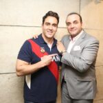 Pouria Poursorkh Instagram - افتخار ميكنم به بودنت 🙏💐