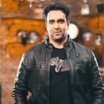 Pouria Poursorkh Instagram - . .با افتخار در كنارتون هستيم با برنامه اى كه همه دوستش داريد… …اميدوارم ببينيد …بپسنديد …بخنديد… به اميد روزى كه مردم ايران خنده از ته دل رو تجربه كنند🙏 . @joker_realityshow #احسان_علیخانی #يوسف_صيادى #فيليمو #ايران #شادى #جوكر