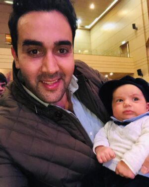 Pouria Poursorkh Instagram - خشن...جذاب ...بى اعتنا🐣👶🏼