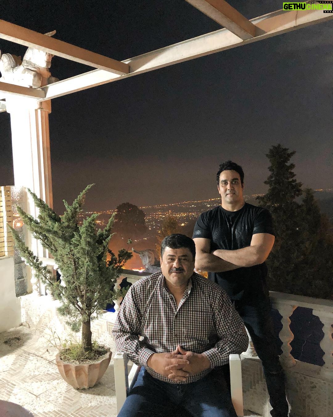 Pouria Poursorkh Instagram - مهمان هتل زيباي دلمون،،،چشم انداري بي نظير از طبيعت چشمنواز منطقه اربه كله رامسر...همسفر با دوست و برادر بزرگم از قهرمانان و پيشكسوتان كشتي اقا جهان دهقانپور ...و ممنون از اقا احسان و همسر محترمشون بابت اداره هتل بي نظيرشون Ramsar, Mazandaran