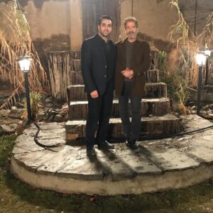 Pouria Poursorkh Instagram - ابولفضل پورعرب نازنين... يكه تاز بودي ،هستي و خواهي بود...تا ابد...در تاريخ سينماي ايران بعد از انقلاب براي هيچ بازيگري به اندازه شما بليط خريداري نشده و نخواهد شد...سوپر استار خودتي بقيه اداتم نميتونن در بيارن💝💐تولدت مبارك سلطااااان

عكس پشت صحنه فيلم -به وقت خماري-