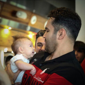 Pouria Poursorkh Instagram - گزارش تصويري از يك آشنايي ساده ...از نگاهش معلومه آشنا در اومديم😍 مدل مووووووووت منو كشت اخه با نمكِ خوردني