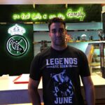 Pouria Poursorkh Instagram - و به همچنين شخص بنده ، تير ماهي مثل راكي💪🏽😂 😂😂 💐💐💐فاميل اگر اونور دنيا باشه هم فاميله....ممنون از كادوي تولدم و ممنون كه به يادم بودي، مثل هميشه💐💐💐 #Instagram#instagood #insta #rocky#realmadrid#miladtower#iloverockybalboa #rockybalboastyle💪 #june#legends #legends_are_born_in_june