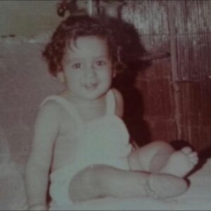 Pouria Poursorkh Instagram - به عكسي كه هم اكنون به دستم رسيد توجه فرماييد...با تشكر از مادر عزيزم...وقتي پوريا كوچك بود👶🏼