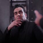 Pouria Poursorkh Instagram - . هر چى بيشتر به آينده فكر ميكنم بيشتر ميترسم… نميدونم چى در انتظارمونه… دنيا بنظرم خيلي وقته قشنگياش كم شده… از يه طرف ميگم خوش بين باش…انرژى مثبت بده و دل نسپر به اخبار بد… از يه طرف نميتونم چشمام رو ببندم بروى آنچه كه ميبينم و ميبينيد… خداوند بارها اين مملكت رو از جنگ، قحطى و دروغ نجات داده… اون بالا يكى ما رو دوست داره…پس… به اميد خودش 🙏 . پ.ن : تشابه عكس انتخابى به تبليغات انتخابات مجلس و شوراى شهر كاملاً اتفاقيست و سيس تفكر مرتبط و منحصر به برنامه مافيا ميباشد نه آينده كشور…😂💐