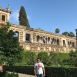 Pouria Poursorkh Instagram - منم مثل خيلي از دوستداراي فيلم و سينما مجذوب روايت جذاب سريال Game of thrones شدم و خوره وار هر فصل پيگير بازي غير قابل پيش بيني تاج و تخت شدم...لوكيشن كاخ الكازار در شهر سويا لوكيشن اصلي خاندان مارتل منطقه دورن بود و فرصت ديدنش براي من بسيار لذتبخش... سعي كردم عكسايي بگيرم كه نزديك به نماهاي استفاده شده در فيلم باشه و اين لذت رو با شما دوستان شريك شم،حداقل با طرفداراي ايراني سريال ...بالاخره اينم يه مدل لذت بردن از اماكن تاريخيه Real Alcázar de Sevilla