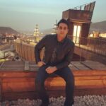 Pouria Poursorkh Instagram - . بدترین افسوسی که میتونیم در زندگی داشته باشیم برای كارهاى اشتباهی که انجام دادیم نیست ...برای هزاران كار درستی است که انجام دادیم ...اما برای انسان های نادرست...