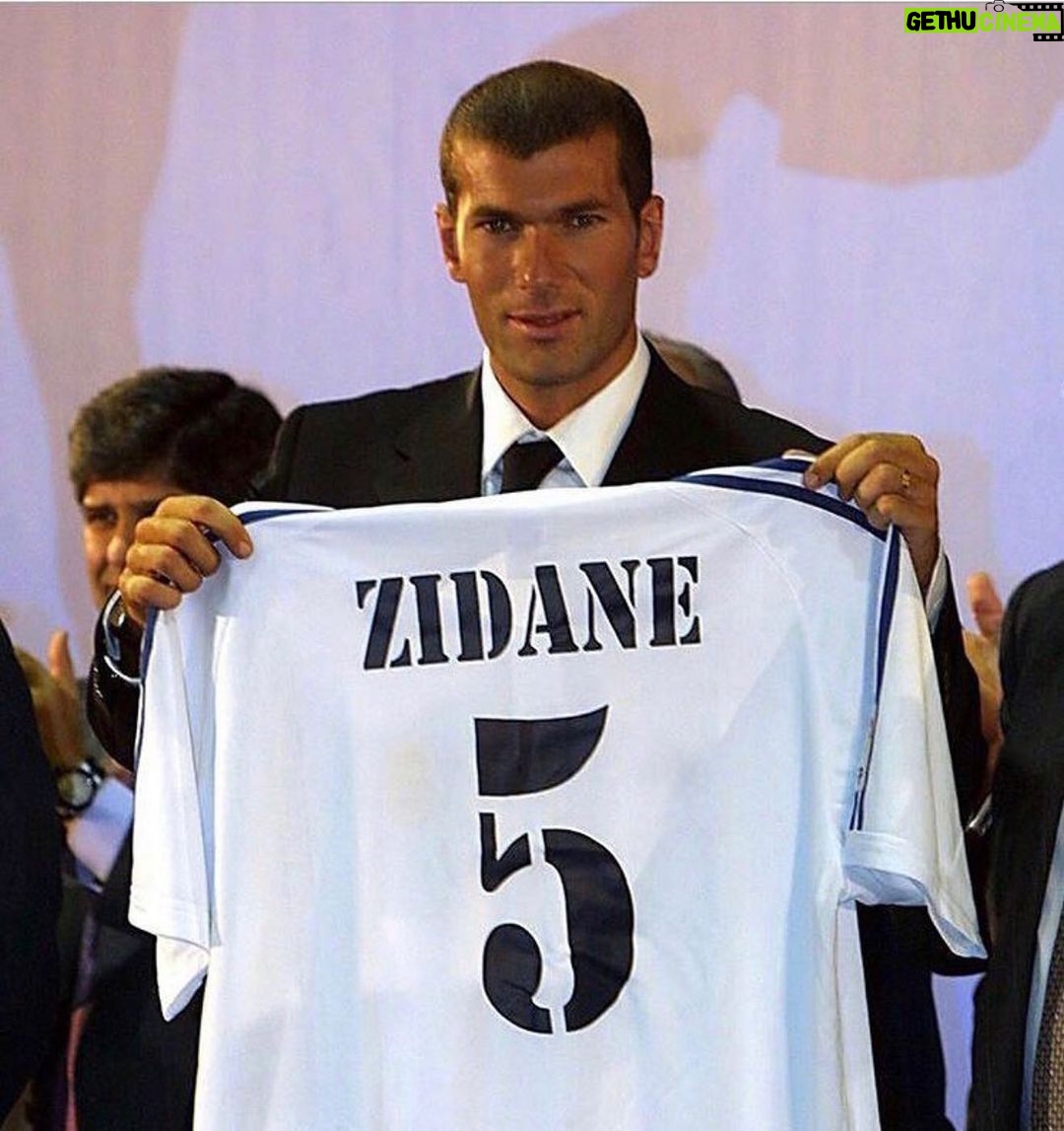 Pouria Poursorkh Instagram - . آقامون 🏆👑 @zidane