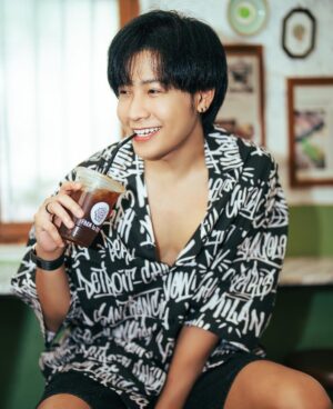 Prachaya Ruangroj Instagram - ☕️