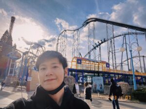 Prachaya Ruangroj Instagram - ไม่มีกล้อง ไม่มีคนถ่ายให้ ก็ได้รูปแค่นี้แหล่ะ..
ถือว่าพอใจละ. 🤣