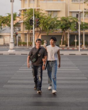Prachaya Ruangroj Instagram - โอเค ตอนเย็นอยู่กับพ่อ..
เดี๋ยวดึกๆ ค่อยไปเค้าท์ดาวน์กะเพื่อน. 😈

ก็นับว่าเป็นปีที่ดีนะ..
ดีแล้วที่ยังมีชีวิตรอด. 😂
