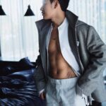 Prachaya Ruangroj Instagram - ถึงไม่ใช่ซานต้า.. แต่ไปหาได้นะ. 😈 #หุ่นดีให้เป็นเรื่องของอนาคต 😂