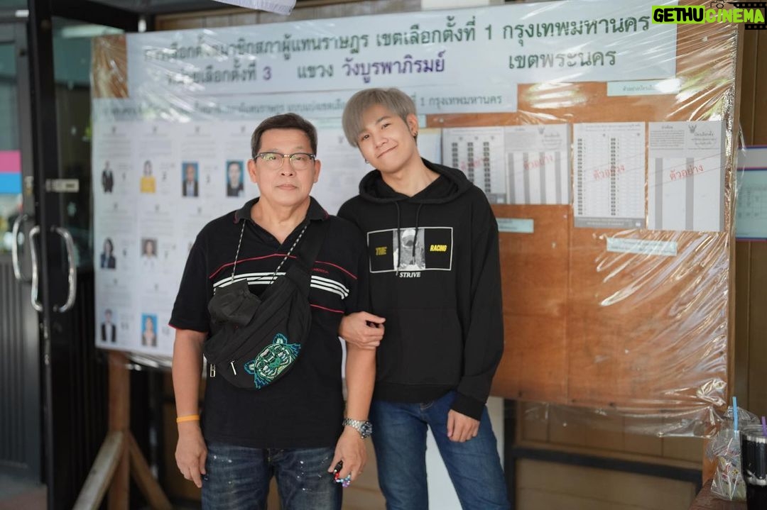 Prachaya Ruangroj Instagram - อย่าลืมไปใช้สิทธิ์ของตัวเองด้วยนะครับ. :) #เลือกตั้ง66