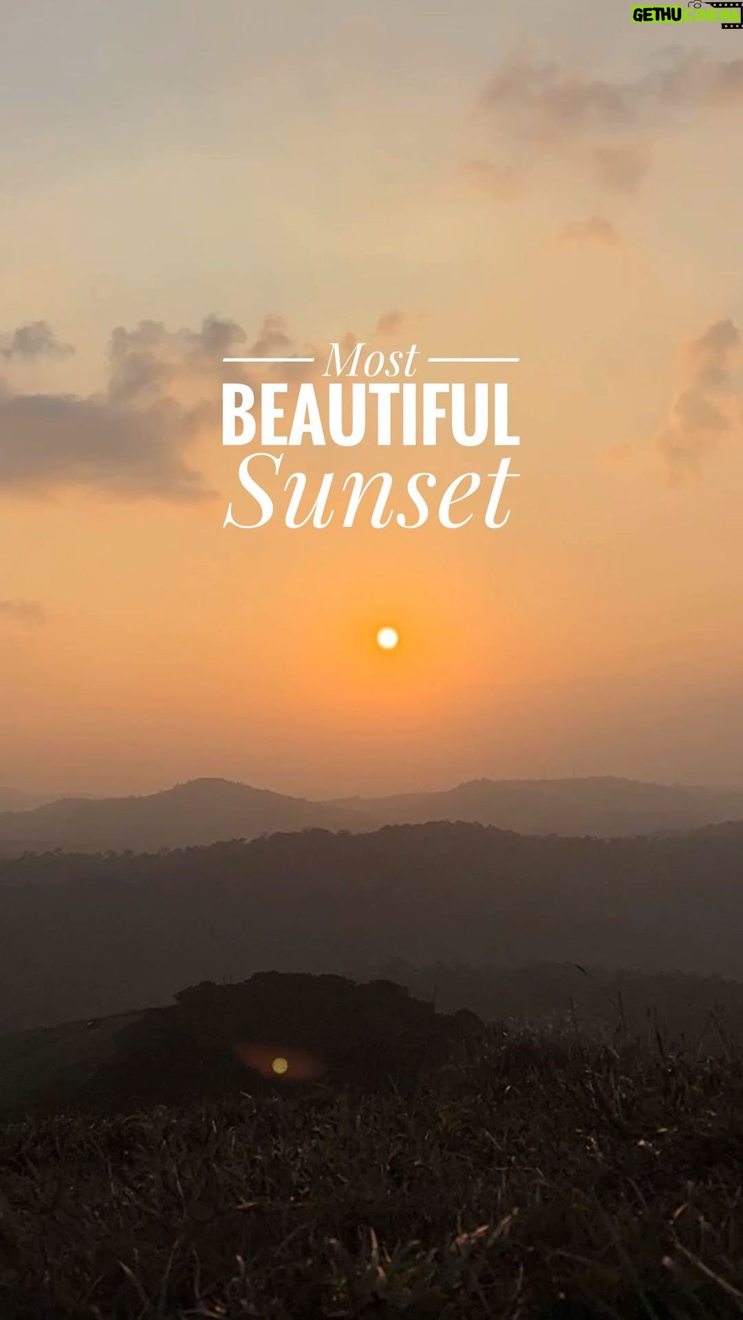 Prachi Tehlan Instagram - π
β¨ Best Sunset View From the Mountains! β¨π Hey everyone, check out the incredible sunset view I experienced today from the mountains! ποΈπΏ As I stood on top of the world, surrounded by towering peaks and crisp mountain air, the world seemed to slow down for a moment. The glowing sun gracefully descended behind the horizon, casting a golden glow over everything in its path. #SunsetViews #FromTheMountains #NatureIsMagic #BreathtakingBeauty #AppreciateTheSmallThings Shot On @apple iphone 15 pro max Trip coordination & Jeep Safari- @exodusvoyage Accomodation- @thewindymistresort Wildlife exploration- @teamvakeelbro @vakeelbro_ π #Chathurangapara Chathurangapara, Idukki