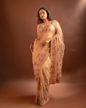 Prachi Tehlan Instagram - Saree: A canvas of tradition, a masterpiece of fashion. ✨

Behind The Cam: @sibicheeranphotography 
MUAH: @bride_to_be_by_dilshad 
Wearing: @bride_to_be_by_dilshad 
Styled By: @bride_to_be_by_dilshad @styyledbyjoe 
Studio: @maxxocreative
Wearing : @jodyhubb
Retouching :@pacrofilms
