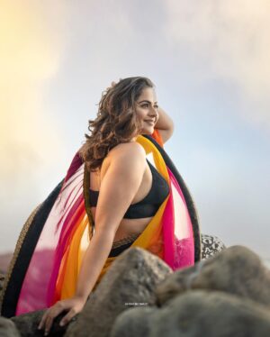 Prachi Tehlan Instagram - Apki subha shubh ho 🙏🏻🧡🩷💛🖤

PHOTOGRAPHER : @ASHKARALIHAMZA_ 
MUAH : @BRIDE_TO_BE_BY_DILSHAD 
STYLED BY : @styyledbyjoe @joe_elize_joy 
WEARING : @bride_to_be_by_dilshad
