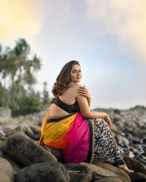 Prachi Tehlan Instagram - Apki subha shubh ho 🙏🏻🧡🩷💛🖤

PHOTOGRAPHER : @ASHKARALIHAMZA_ 
MUAH : @BRIDE_TO_BE_BY_DILSHAD 
STYLED BY : @styyledbyjoe @joe_elize_joy 
WEARING : @bride_to_be_by_dilshad