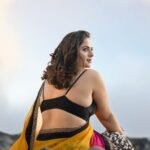 Prachi Tehlan Instagram - Recreating Suraj Hua Maddham 🧡🩷💛 PHOTOGRAPHER : @ASHKARALIHAMZA_ MUAH : @BRIDE_TO_BE_BY_DILSHAD STYLED BY : @JOE_ELIZE_JOY WARDROBE: @bride_to_be_by_dilshad Kochi, India