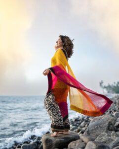 Prachi Tehlan Instagram - Nothing beats the feeling of wearing a gorgeous saree and feeling the salty breeze at the beach! Saree love at the beach is truly unmatched 😍 PHOTOGRAPHER : @ASHKARALIHAMZA_ MUAH : @BRIDE_TO_BE_BY_DILSHAD STYLED BY : @styyledbyjoe @joe_elize_joy WEARING : @bride_to_be_by_dilshad #SareeSwag #BeachVibes #IndianFashion 🌊🌞💃 Kochi, India