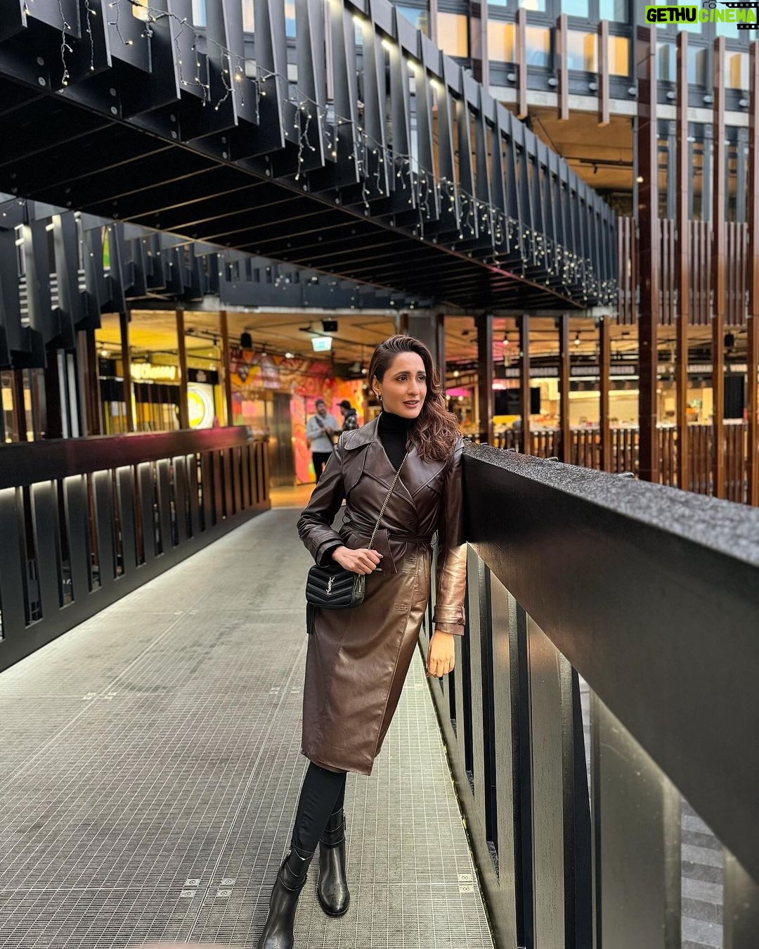 Pragya Jaiswal Instagram - Left a piece of my heart in Ldn 🍂 #throwbackthursday London, United Kingdom