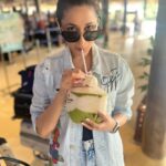 Pragya Jaiswal Instagram - Beach, BFFs and Nariyal Pani 🥥☀️🏝️ Koh Samui, Thailand
