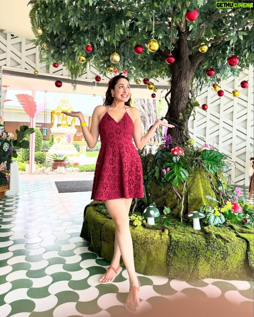 Pragya Jaiswal Instagram - Merry merry to everyone 🎄❤ Koh Samui Island, Thailand