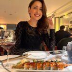 Pragya Jaiswal Instagram - In the blur of a moment 🖤 With my lovely @suwbhachopra ❤️ Sumosan Twiga
