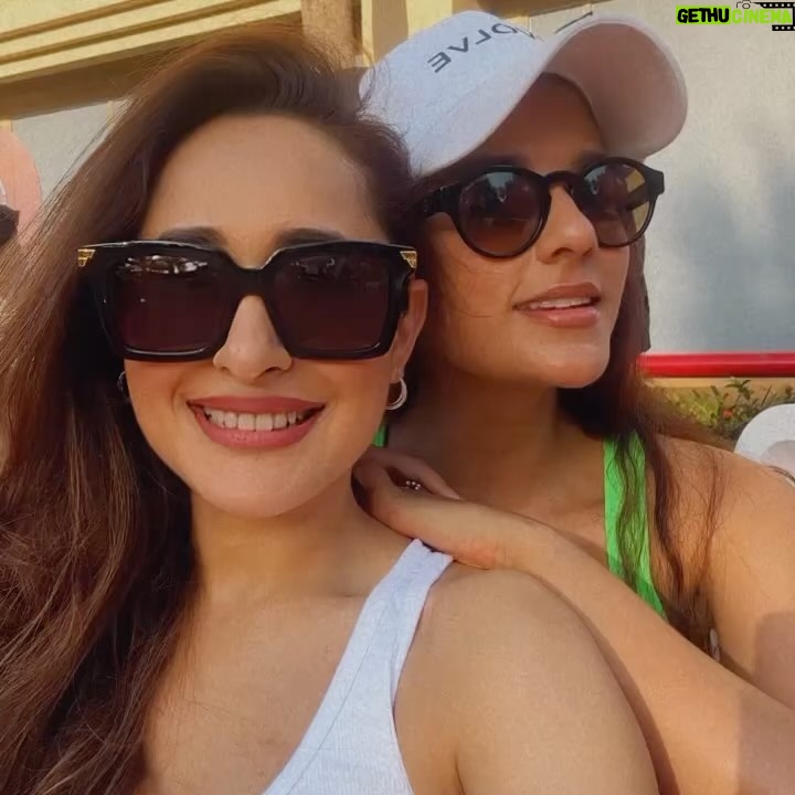 Pragya Jaiswal Instagram - Happiest birthday my babygirl @carlaruthdennis 🎂❤️ Hope ur having the besttt day everrr !! Thank you for being a voice of reason in my life & always always being there.. Love you loads & forever 💕✨ Now come back soon n lets celebrate you 🥳💃
