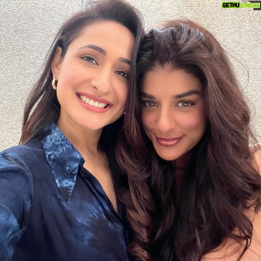 Pragya Jaiswal Instagram - Happiest birthday my babygirl @carlaruthdennis 🎂❤ Hope ur having the besttt day everrr !! Thank you for being a voice of reason in my life & always always being there.. Love you loads & forever 💕✨ Now come back soon n lets celebrate you 🥳💃