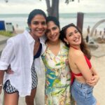 Pragya Jaiswal Instagram – Beach, BFFs and Nariyal Pani 🥥☀️🏝️ Koh Samui, Thailand