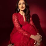 Pragya Jaiswal Instagram - By now you know my favourite colour ❤️ Last night for #LokmatMostStylishAwards ✨ Outfit @ridhimehraofficial Jewellery @darshanaasanjanaajewellers Jutti @fizzygoblet Makeup @athirathakkar Hair by @Kimberlyychu Styled by @anshikaav Assisted by @bhatia_tanisha @lavinaaroch Clicked by @ishanzaka Managed by @Pooja_warad