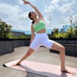 Pragya Jaiswal Instagram – Learning to be present, learning to love my movement, learning to be comfortable. Yoga has come into my life when I need it the most, so here’s me celebrating the power of yoga 🧘‍♀️ #InternationalYogaDay

PS: Thank you to my yogini @anshukayoga for always being by my side 🌸💕