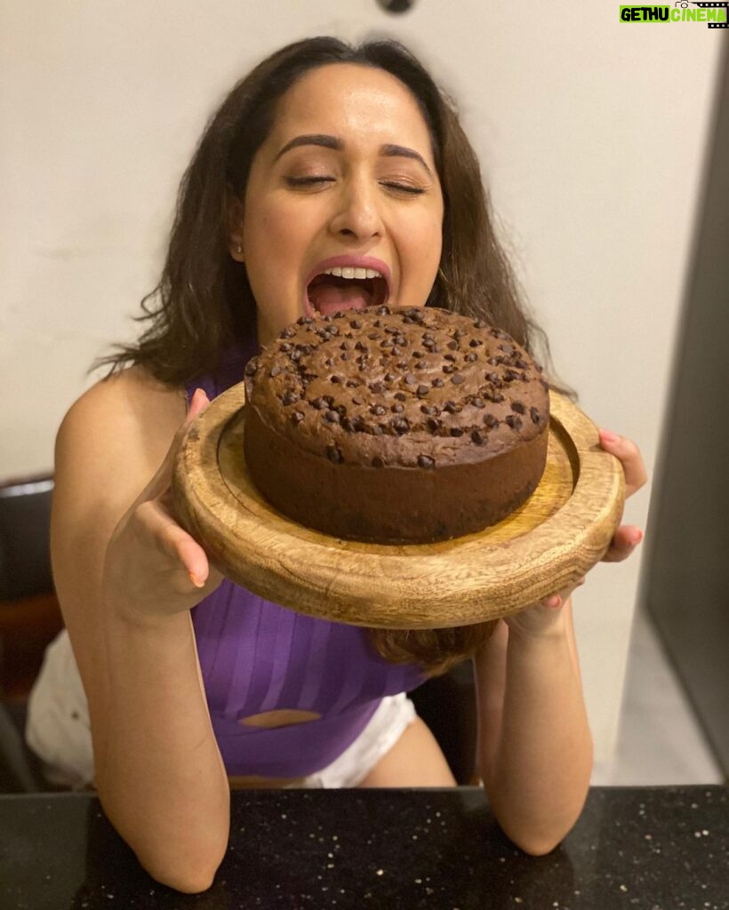 Pragya Jaiswal Instagram - Food day errryday 😛🍟🍨
