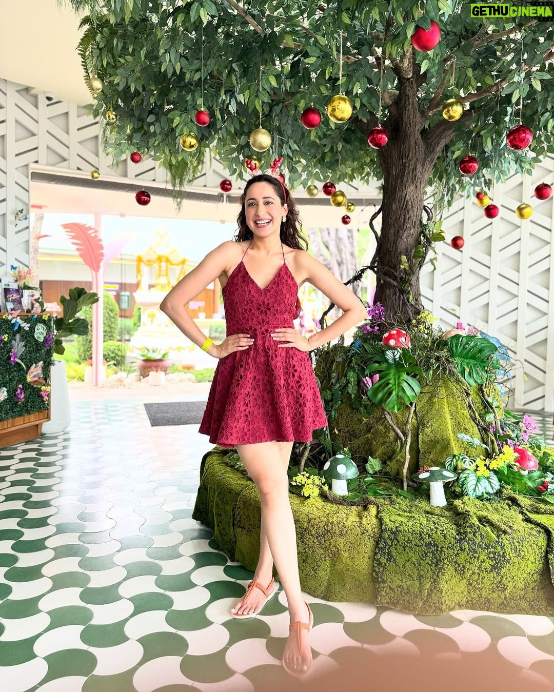 Pragya Jaiswal Instagram - Merry merry to everyone 🎄❤ Koh Samui Island, Thailand