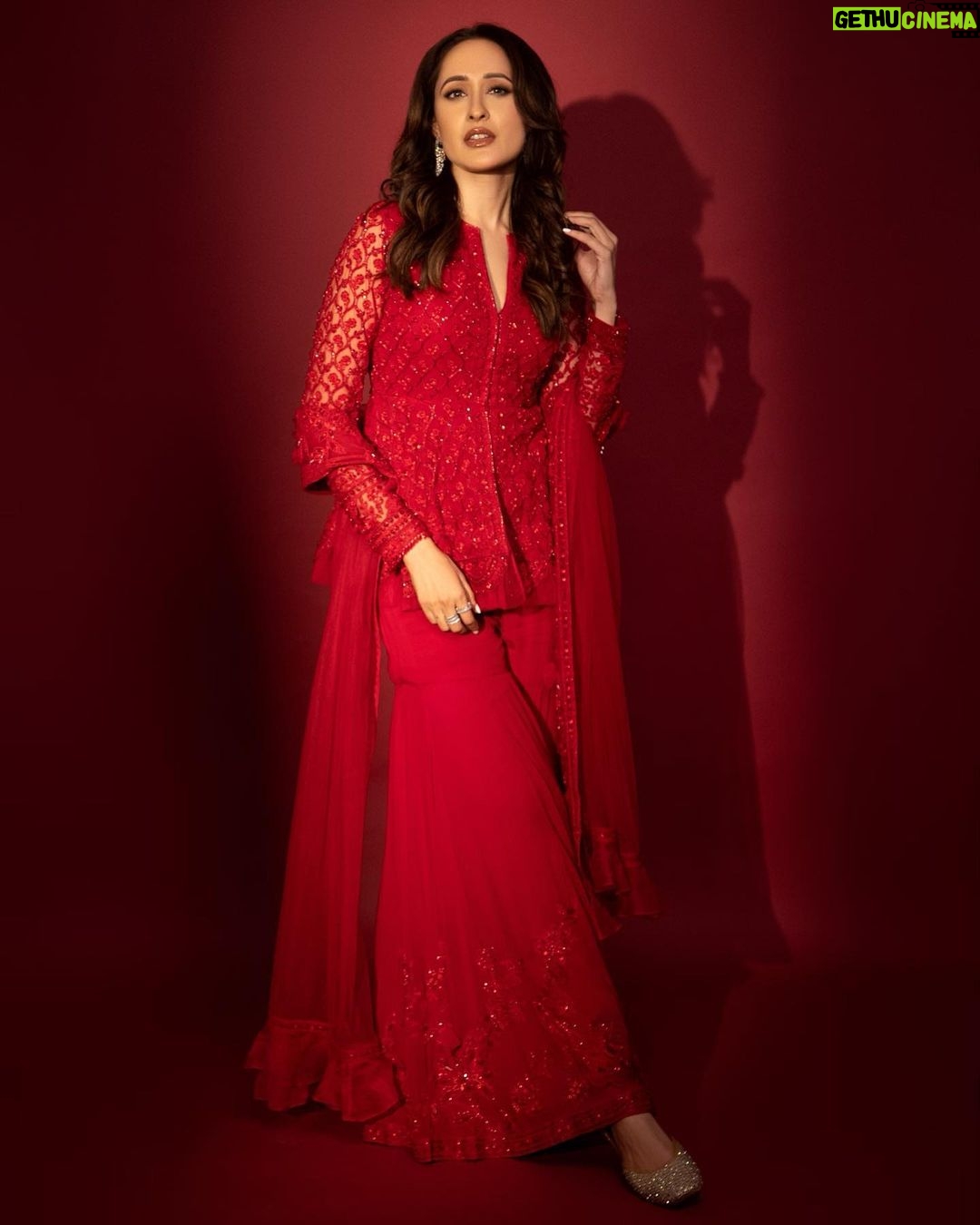 Pragya Jaiswal Instagram - By now you know my favourite colour ❤️ Last night for #LokmatMostStylishAwards ✨ Outfit @ridhimehraofficial Jewellery @darshanaasanjanaajewellers Jutti @fizzygoblet Makeup @athirathakkar Hair by @Kimberlyychu Styled by @anshikaav Assisted by @bhatia_tanisha @lavinaaroch Clicked by @ishanzaka Managed by @Pooja_warad