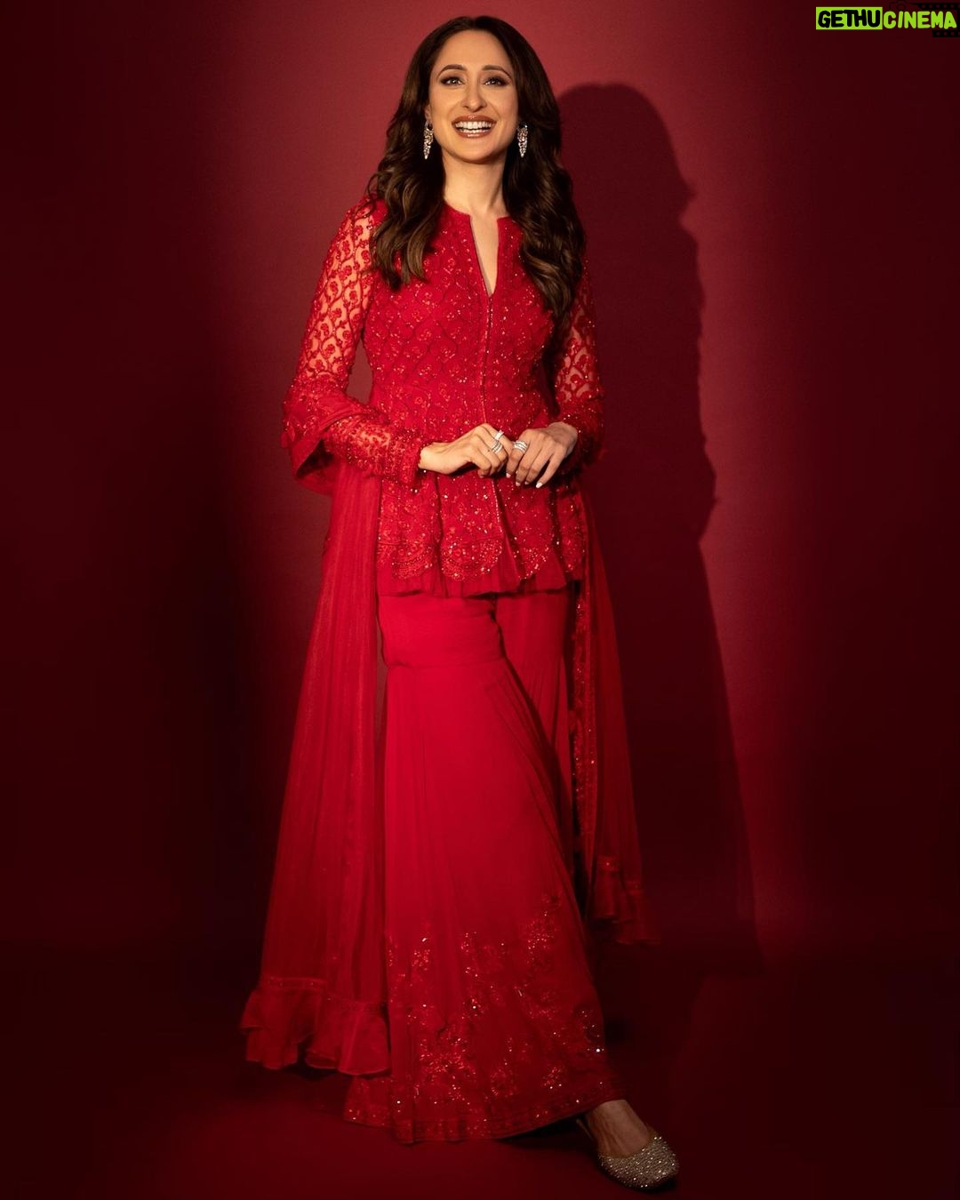 Pragya Jaiswal Instagram - By now you know my favourite colour ❤️ Last night for #LokmatMostStylishAwards ✨ Outfit @ridhimehraofficial Jewellery @darshanaasanjanaajewellers Jutti @fizzygoblet Makeup @athirathakkar Hair by @Kimberlyychu Styled by @anshikaav Assisted by @bhatia_tanisha @lavinaaroch Clicked by @ishanzaka Managed by @Pooja_warad