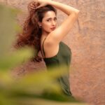 Pragya Jaiswal Instagram – If I were you, I’d stop scrolling too 💚

Makeup @aafreenmakeupandhair 
Pictures by @deepak_das_photography