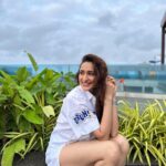 Pragya Jaiswal Instagram - always look up 🦋 #sundaymood
