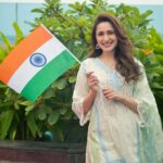 Pragya Jaiswal Instagram - Celebrating the immense strength, diversity and unity of our incredible nation! Happy Independence Day India 🇮🇳🧡 #JaiHind Wearing @shopmulmul Pictures @deepak_das_photography