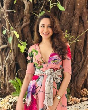 Pragya Jaiswal Instagram - Weekend recap 💕

Thank you @sahilgsalathia & @missmalini for a super fun Sunday scene !

📸 by @sarvesh_shashi 🥰